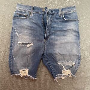 Milano Di Rouge Light Wash Distressed Denim Shorts – Size 32 Street Luxe